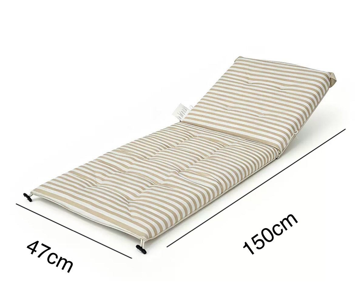 Chaise de plage longue rembourrée Modèle à dossier réglable — rayures beige & blanc